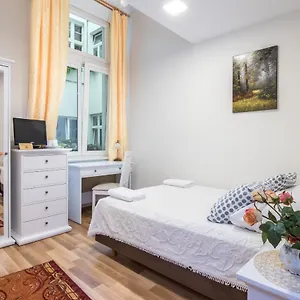 Goscinne Unikat - Self Check In Homestay Krakow