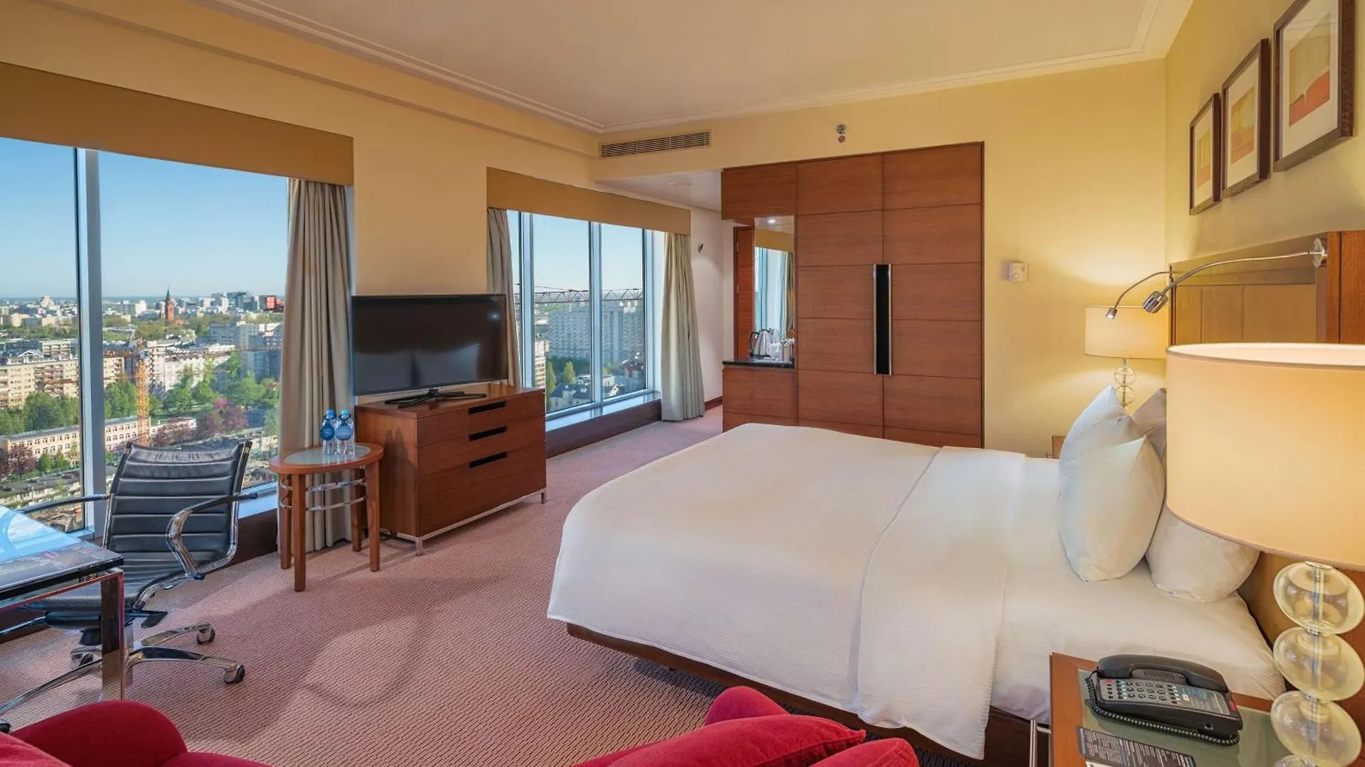 Hilton Warsaw City Hotel 4*,